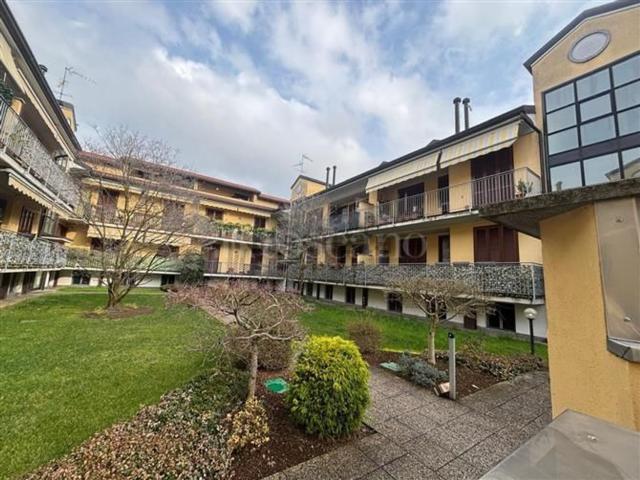 Appartamento in vendita a Magnago, Lombardia