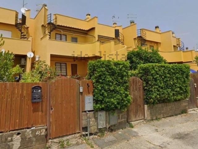 Appartamento in vendita a Colfiorito, Roma Capitale