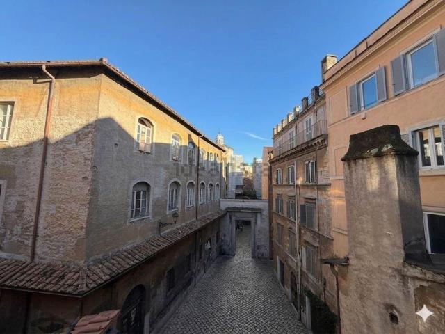 Appartamento in vendita a Municipio Roma I, Roma Capitale