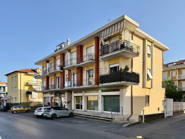Appartamento in vendita a Diano Calderina, Diano Marina