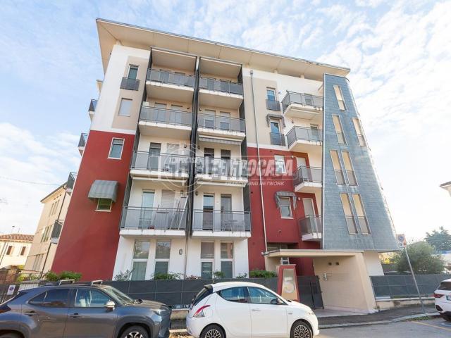 Appartamento in vendita a Borgo Milano, Verona