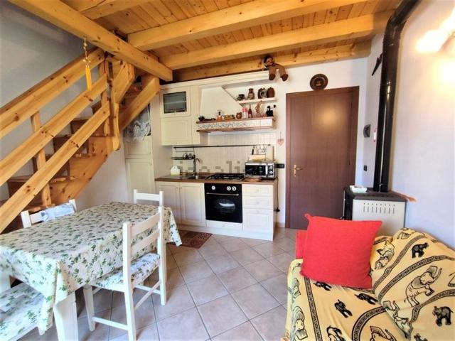 Appartamento in vendita a Fiorine, Clusone