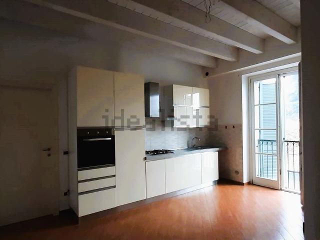 Appartamento in vendita a Giussano, Lombardia