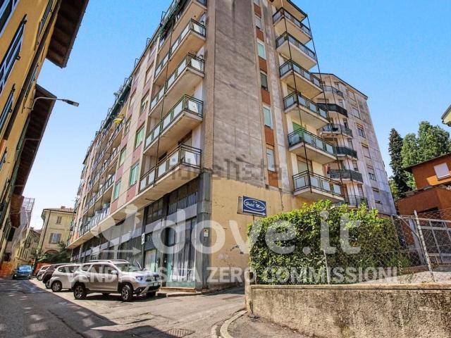 Appartamento in vendita a Biumo Superiore, Varese