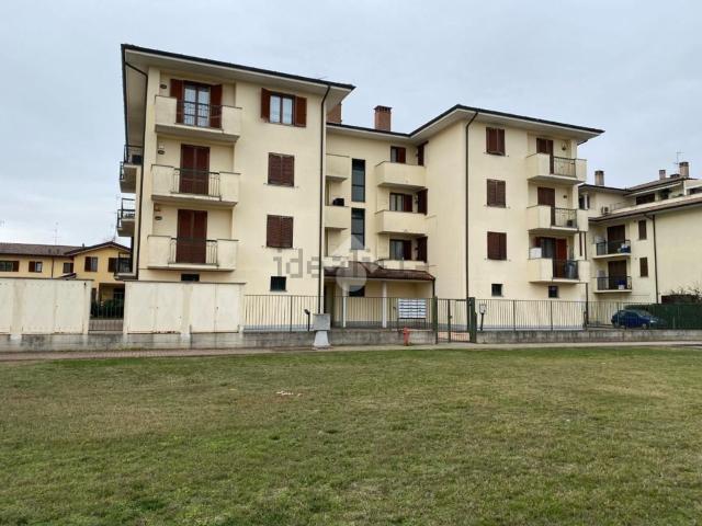 Appartamento in vendita a Cava Manara, Lombardia