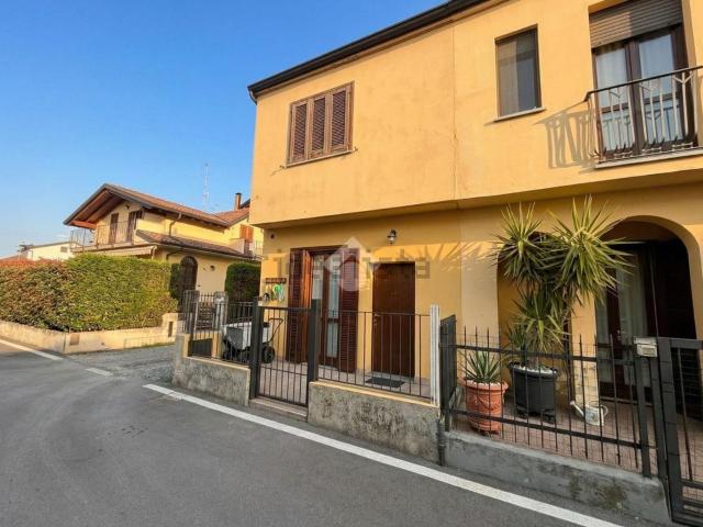 Appartamento in vendita a Grezzago, Lombardia