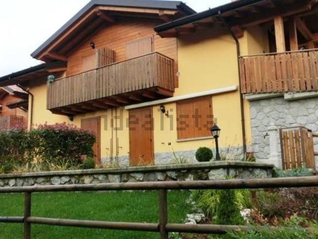 Appartamento in vendita a Comunità Montana della Valle Brembana, Serina