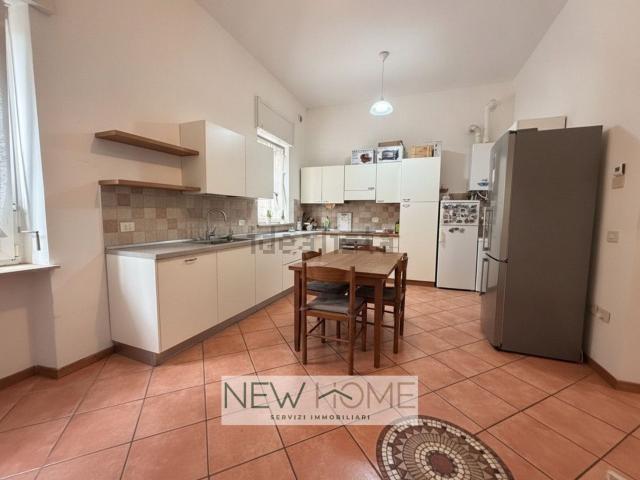 Appartamento in vendita a Borgo Roma, Verona