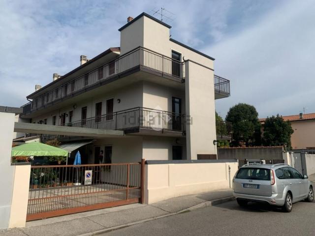 Appartamento in vendita a Borgo Roma, Verona