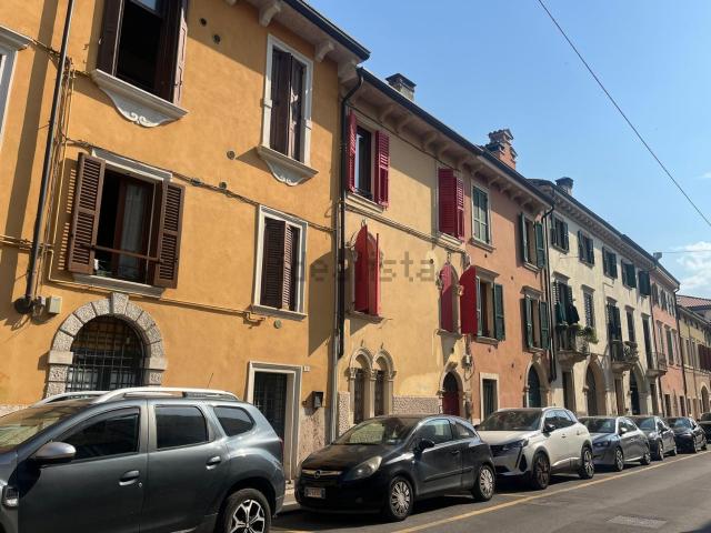 Appartamento in vendita a Centro storico, Brenzone