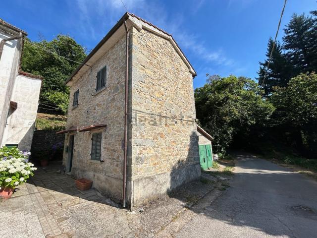 Appartamento in vendita a Marliana, Toscana