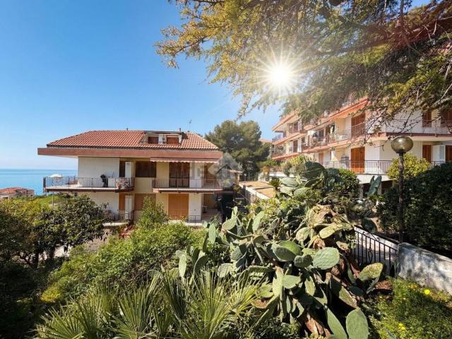 Appartamento in vendita a Costarainera, Liguria