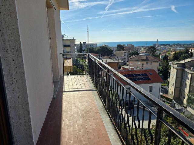 Appartamento in vendita a Ceriale, Liguria