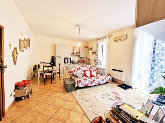 Appartamento in vendita a Scacciati, Roma Capitale