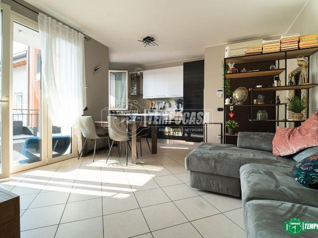 Appartamento in vendita a Triuggio, Lombardia