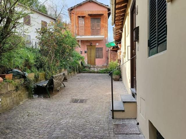 Appartamento in vendita a Ronciglione, Lazio