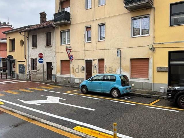 Appartamento in vendita a Caponago, Lombardia