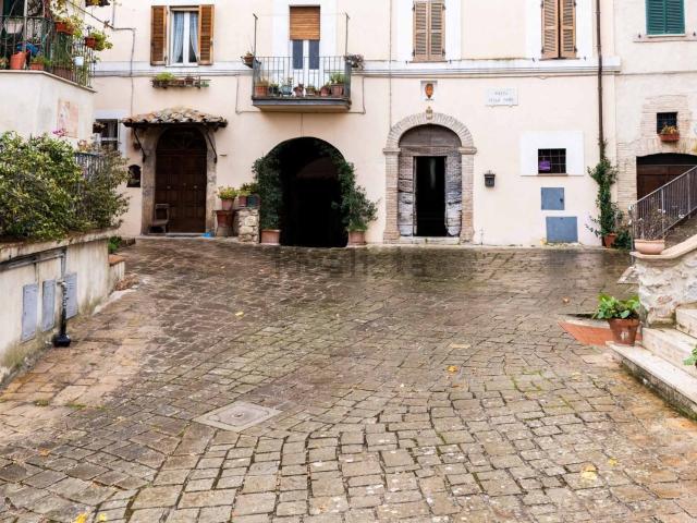 Appartamento in vendita a Stroncone, Umbria
