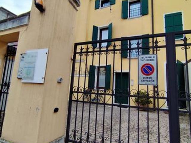 Appartamento in vendita a Lendinara, Veneto