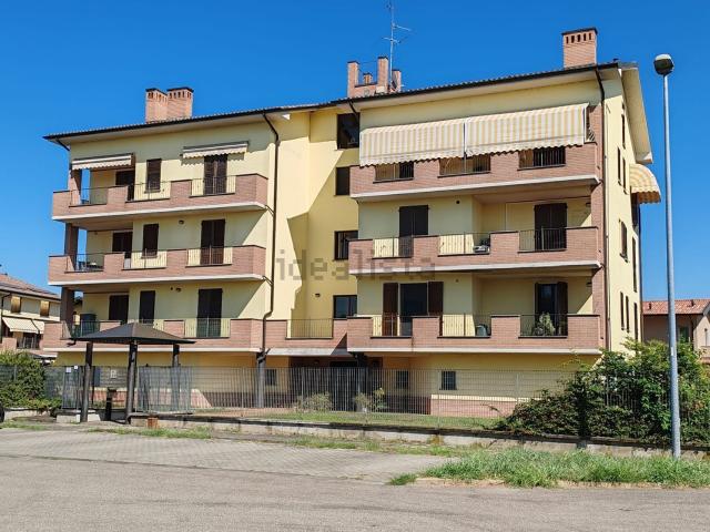 Appartamento in vendita a Cava Manara, Lombardia