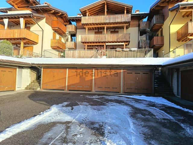 Appartamento in vendita a Comunità Montana della Valle Brembana, Serina