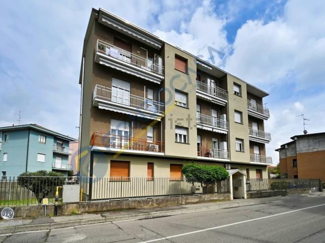 Appartamento in vendita a Limbiate, Lombardia