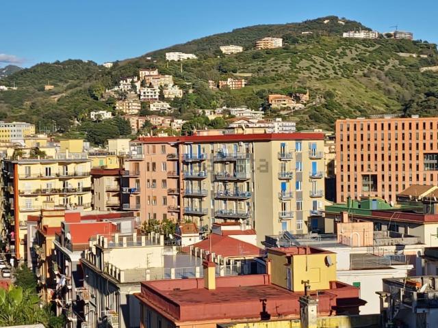 Appartamento in vendita a Salerno, Campania