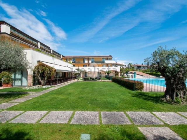 Appartamento in vendita a Padenghe Sul Garda, Lombardia