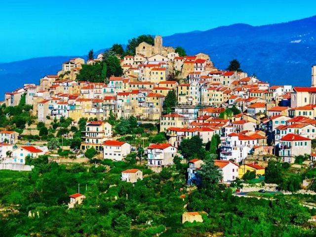 Appartamento in vendita a Bajardo, Liguria
