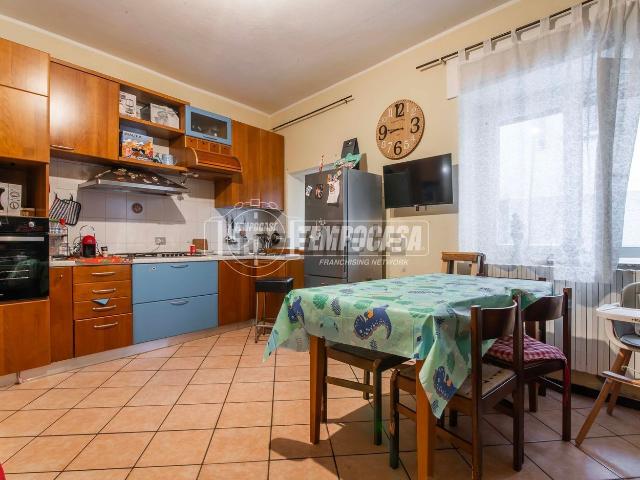 Appartamento in vendita a Guanzate, Lombardia