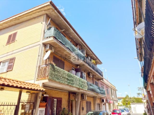 Appartamento in vendita a Osteria del Curato, Roma Capitale
