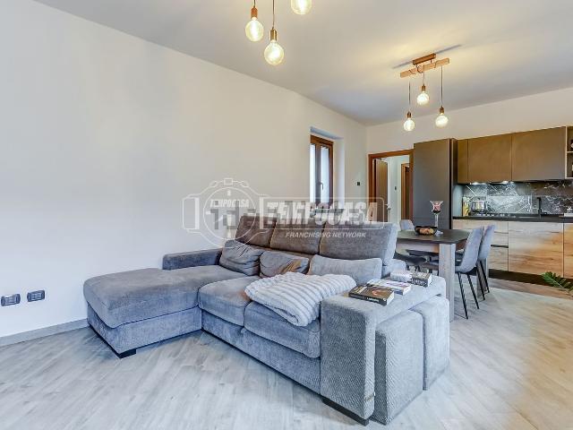 Appartamento in vendita a Golasecca, Lombardia