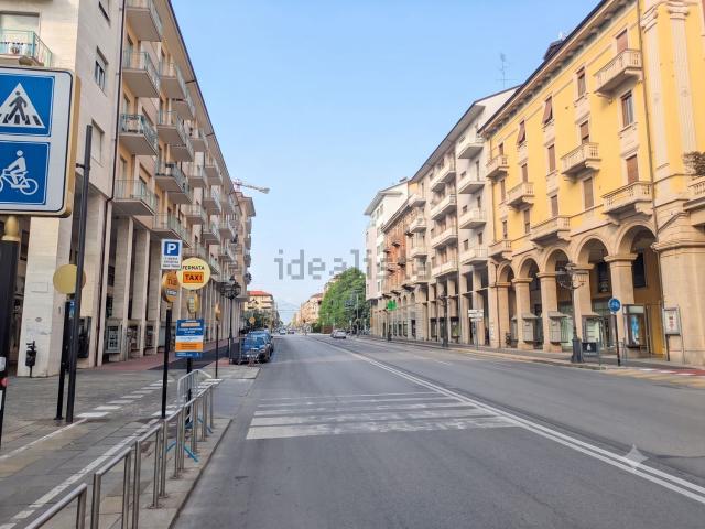 Appartamento in vendita a Cuneo Centro, Cuneo
