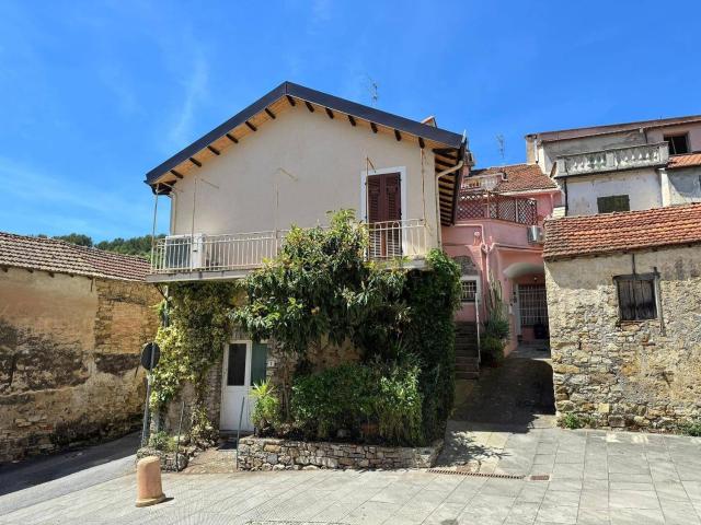Appartamento in vendita a San Bartolomeo Al Mare, Liguria