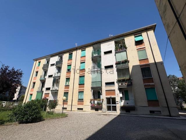 Appartamento in vendita a Oltresempione, Legnano