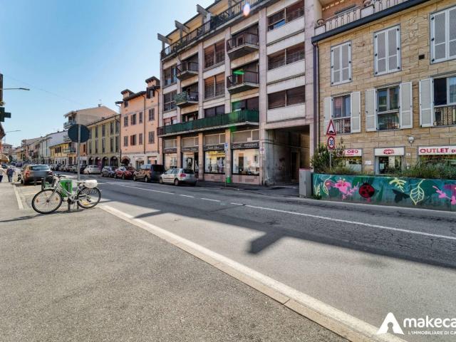 Appartamento in vendita a Melegnano, Lombardia