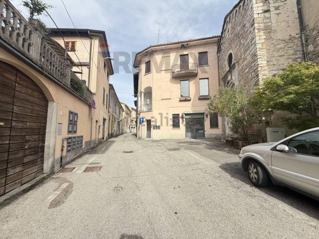 Appartamento in vendita a Robarello, Varese