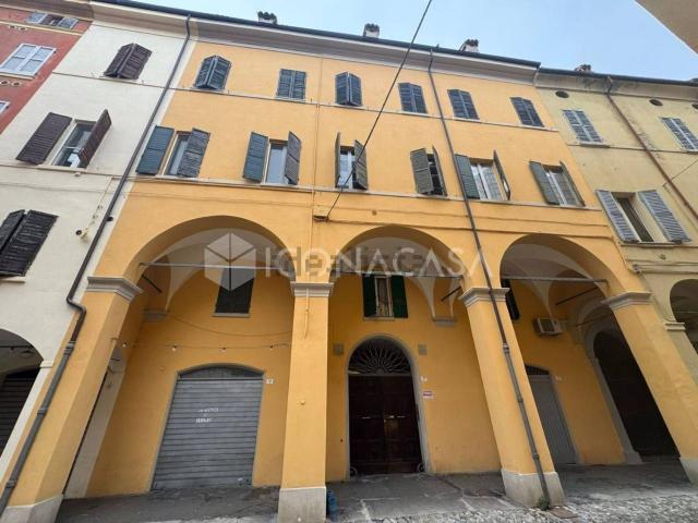 Appartamento in vendita a Centro Storico, Modena