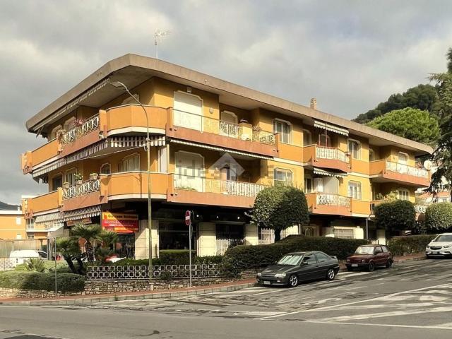 Appartamento in vendita a Vallecrosia, Liguria