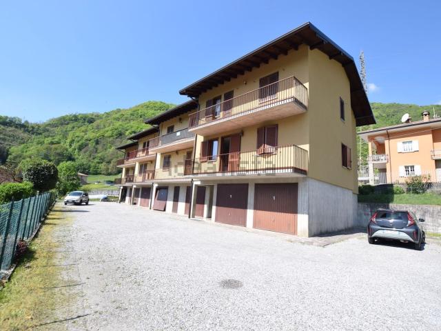 Appartamento in vendita a Comunità Montana della Valle Brembana, Camerata Cornello