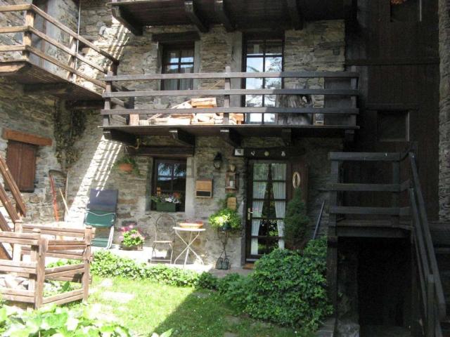 Appartamento in vendita a Gressan, Aosta