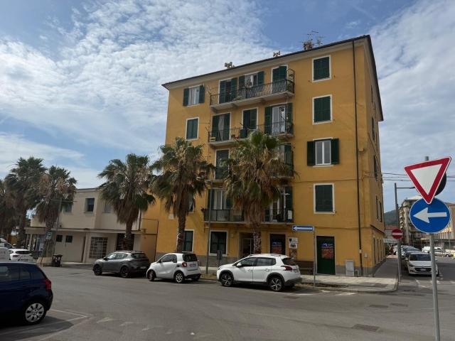 Appartamento in vendita a Vado Ligure, Liguria