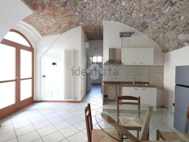 Appartamento in vendita a Lonato, Lombardia