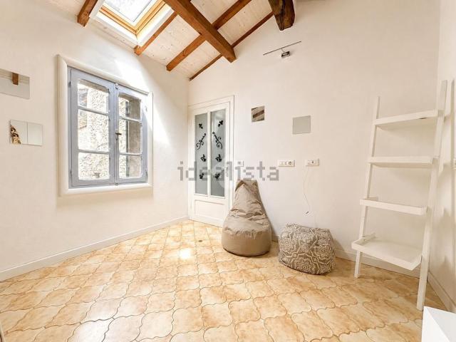 Appartamento in vendita a Apricale, Liguria