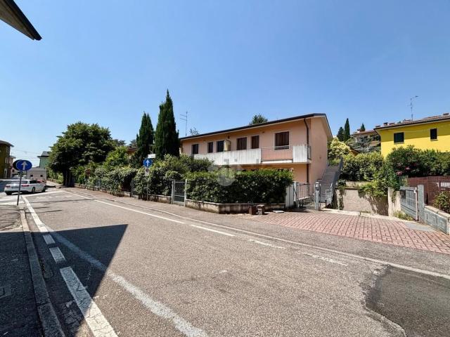 Appartamento in vendita a Sommacampagna, Veneto