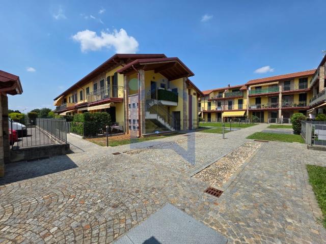Appartamento in vendita a Boltiere, Lombardia