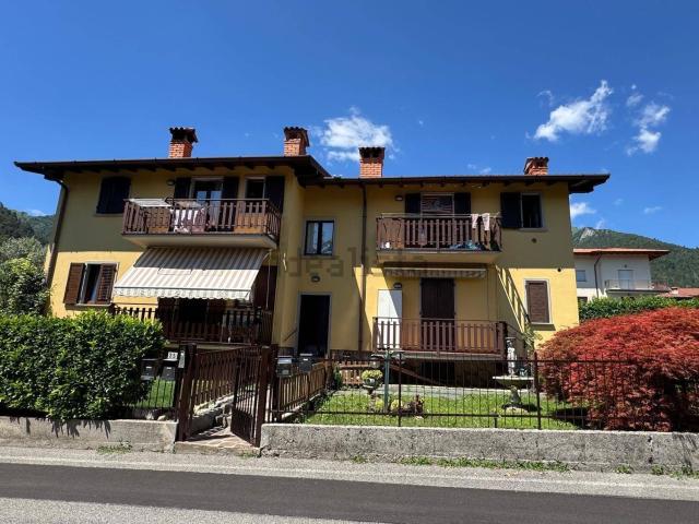 Appartamento in vendita a Rovetta, Lombardia