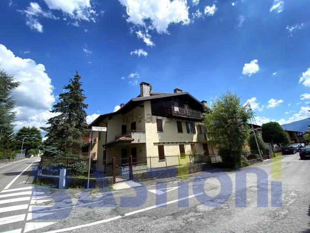 Appartamento in vendita a Rovetta, Lombardia