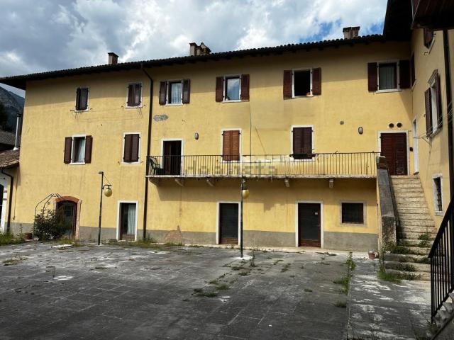 Appartamento in vendita a Dolcè, Veneto