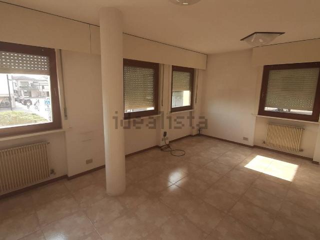 Appartamento in vendita a Manzano, Friuli-Venezia Giulia